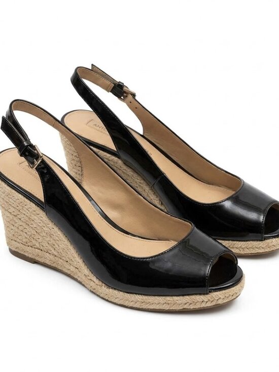 ANTONIO MELANI Shoes - Antonio Melani Black and Cream Wedge Shoes (Size 7)